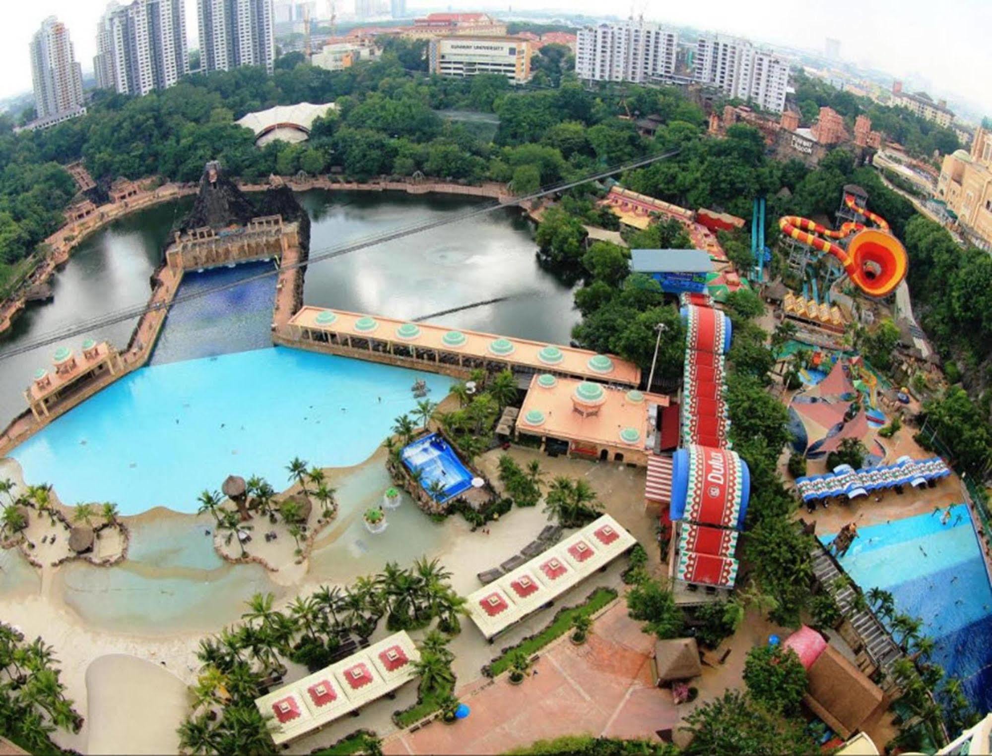 The Villas At Sunway Resort Hotel Kampong Penaga  Bagian luar foto